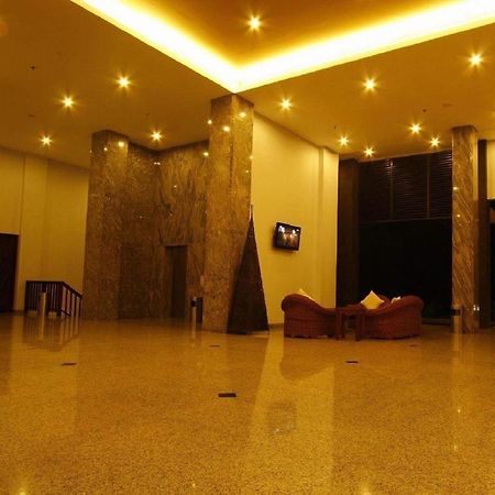 Laprima Hotel Labuan Bajo Extérieur photo