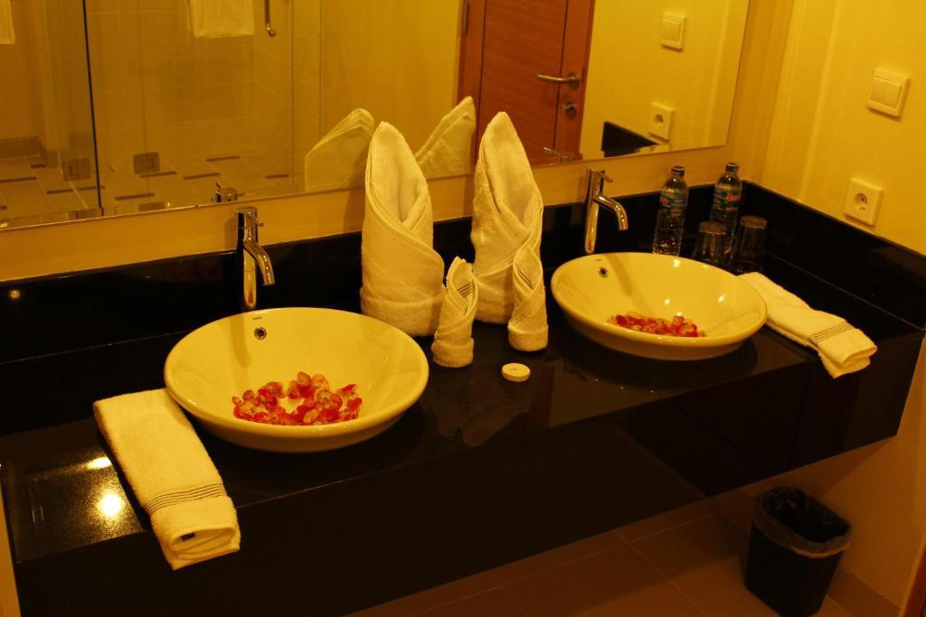 Laprima Hotel Labuan Bajo Extérieur photo