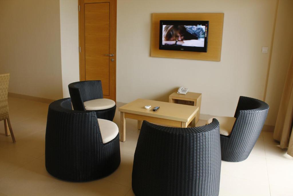 Laprima Hotel Labuan Bajo Extérieur photo