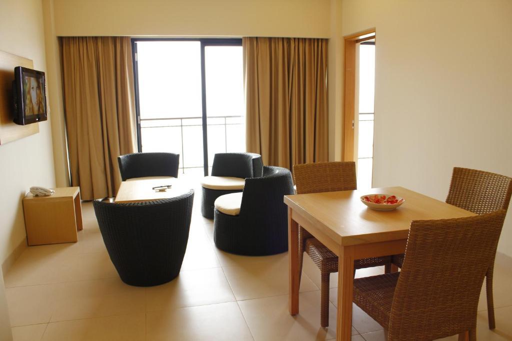 Laprima Hotel Labuan Bajo Extérieur photo