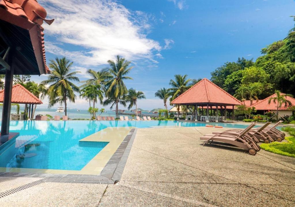 Laprima Hotel Labuan Bajo Extérieur photo