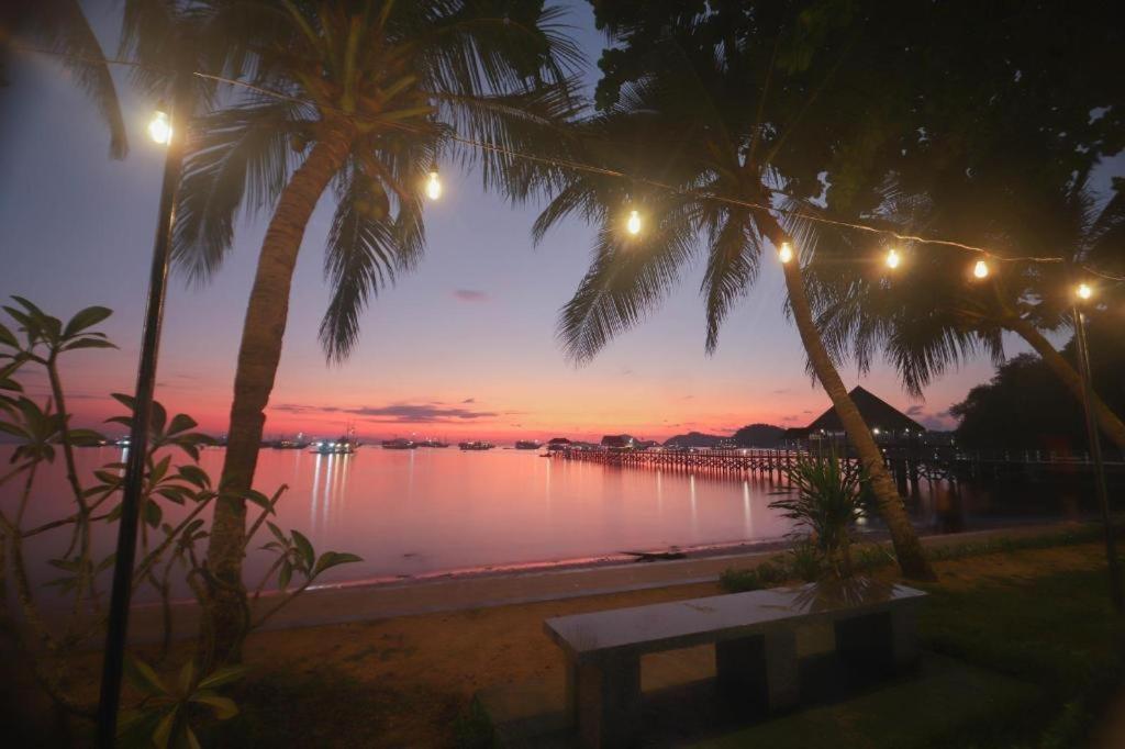 Laprima Hotel Labuan Bajo Extérieur photo