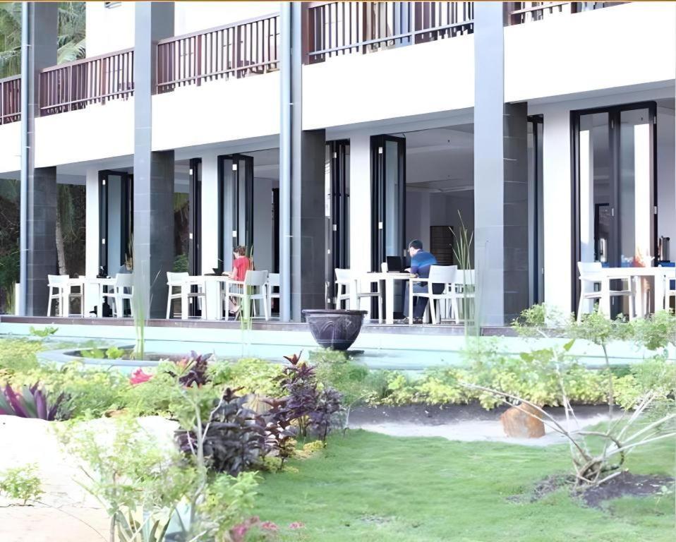 Laprima Hotel Labuan Bajo Extérieur photo