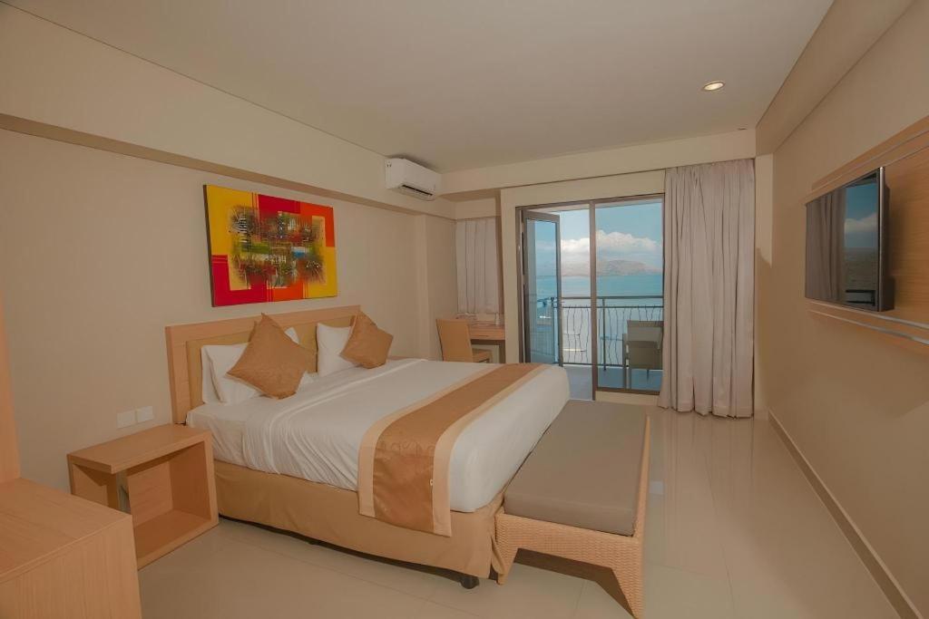 Laprima Hotel Labuan Bajo Extérieur photo