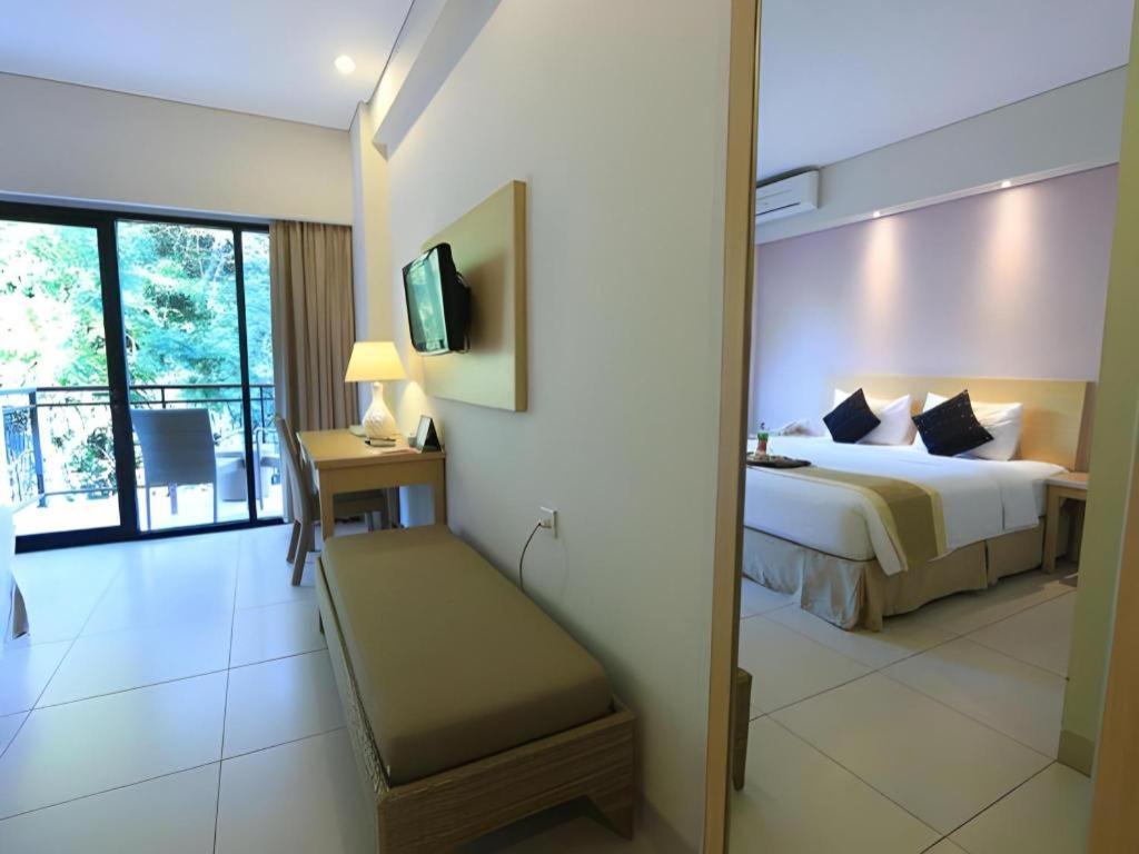 Laprima Hotel Labuan Bajo Extérieur photo