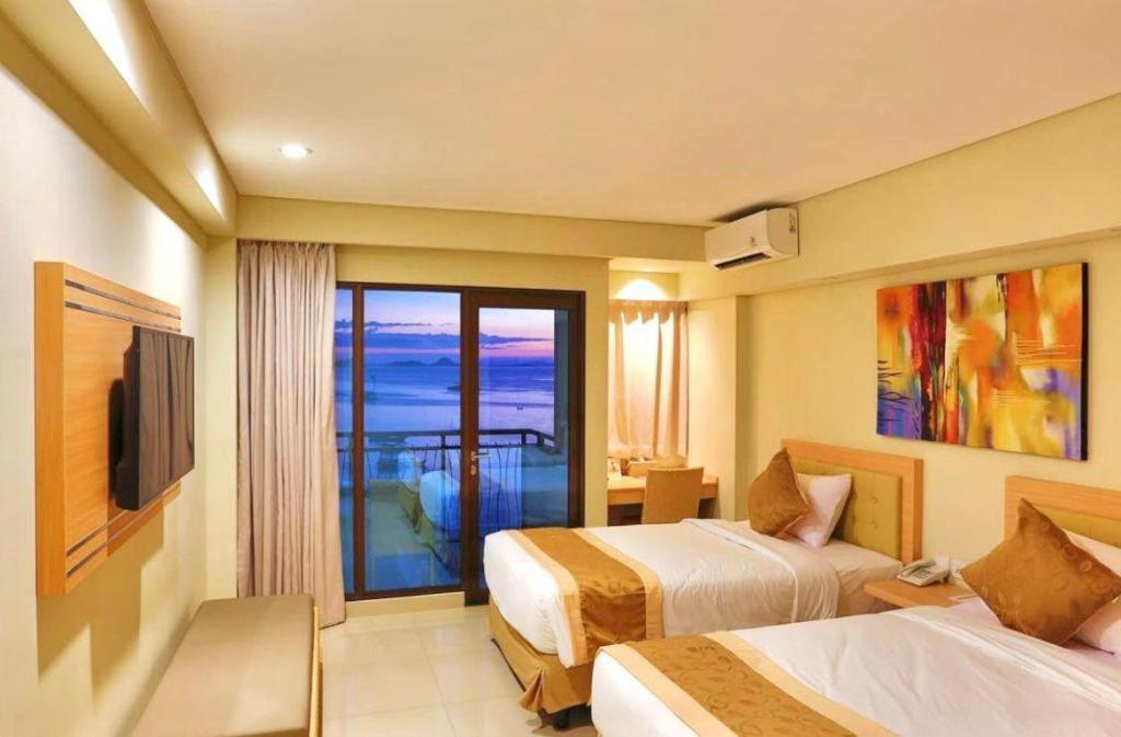 Laprima Hotel Labuan Bajo Extérieur photo