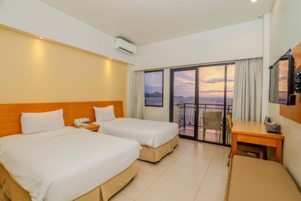 Laprima Hotel Labuan Bajo Extérieur photo