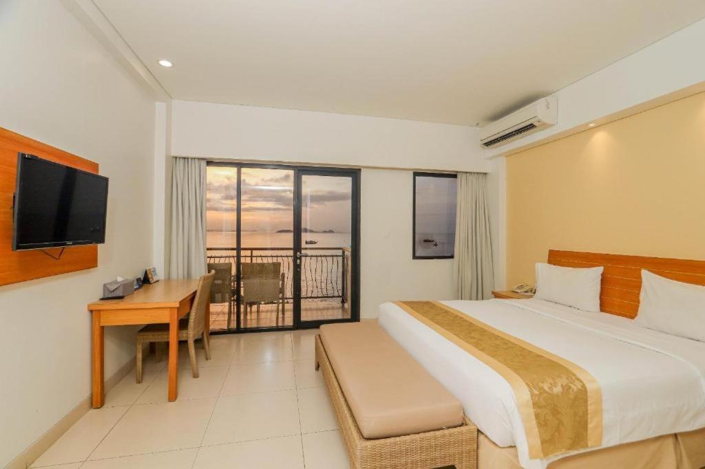 Laprima Hotel Labuan Bajo Extérieur photo