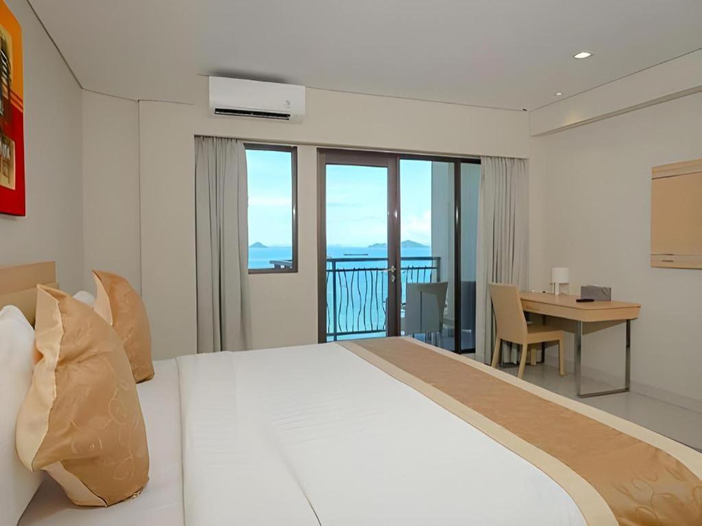 Laprima Hotel Labuan Bajo Extérieur photo